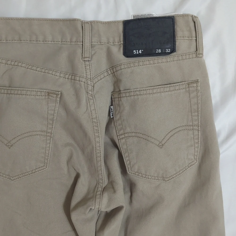 Levi's 514 Straight Fit Jeans, Size 28x32 Color Chinchilla